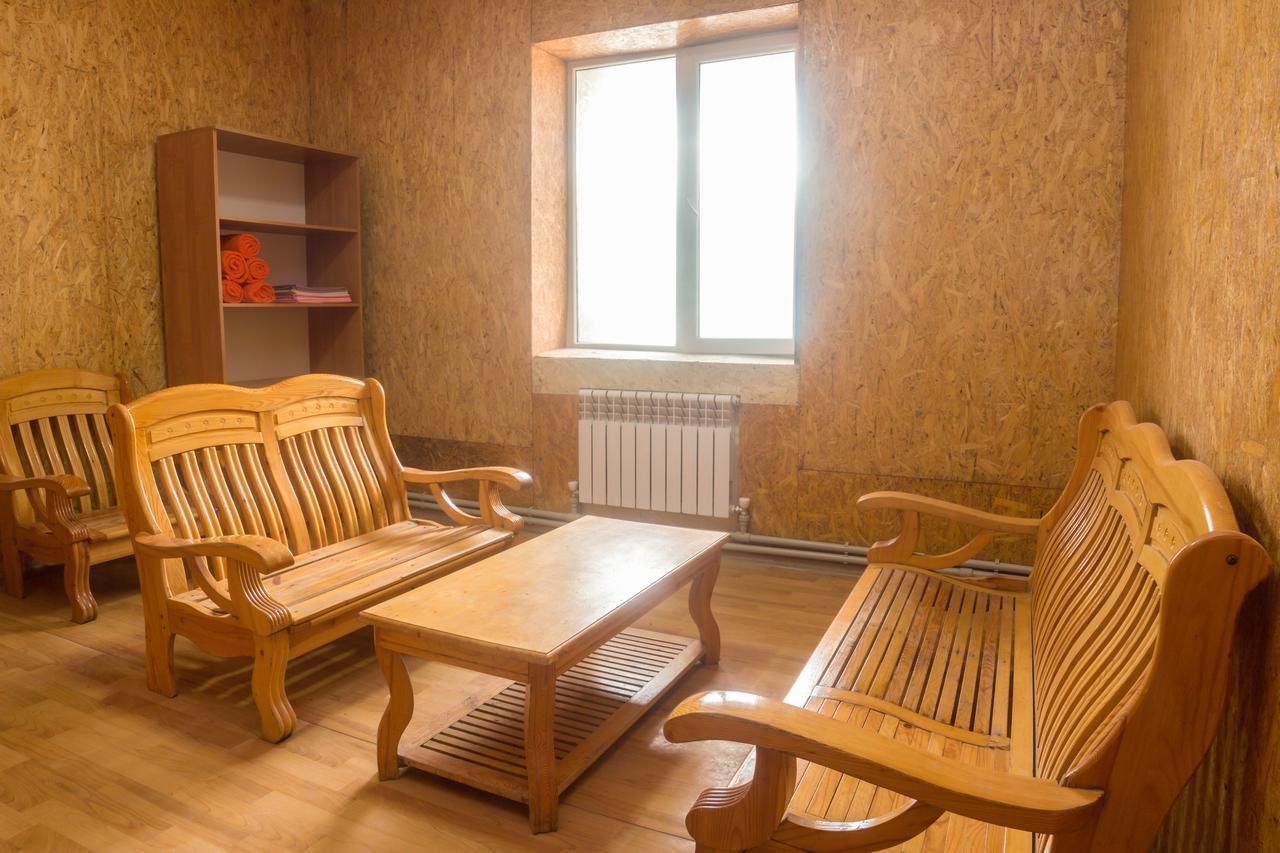 Zhosaly Hotel Alma Ata מראה חיצוני תמונה